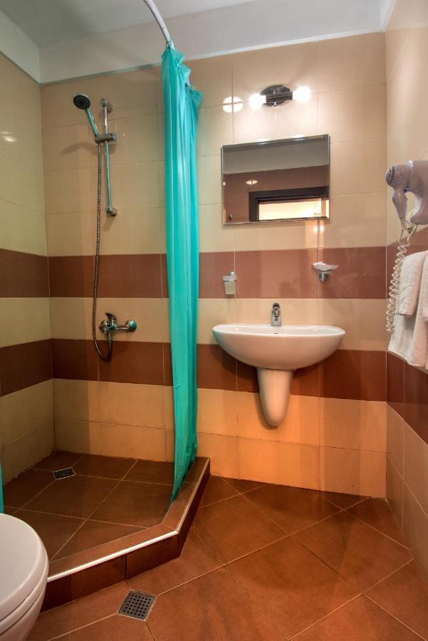 Ariana Hotel Kiten  Kültér fotó
