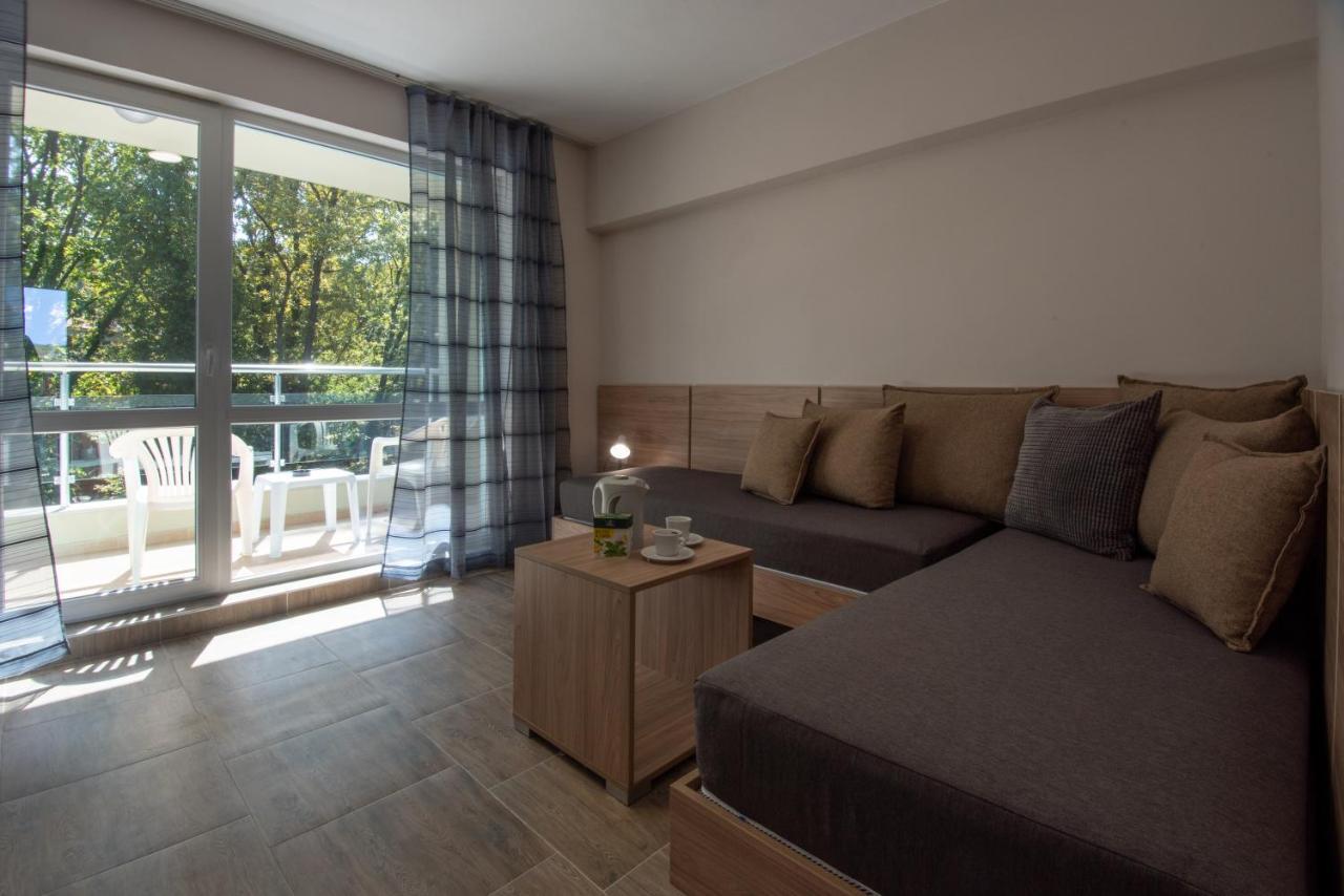 Ariana Hotel Kiten  Kültér fotó