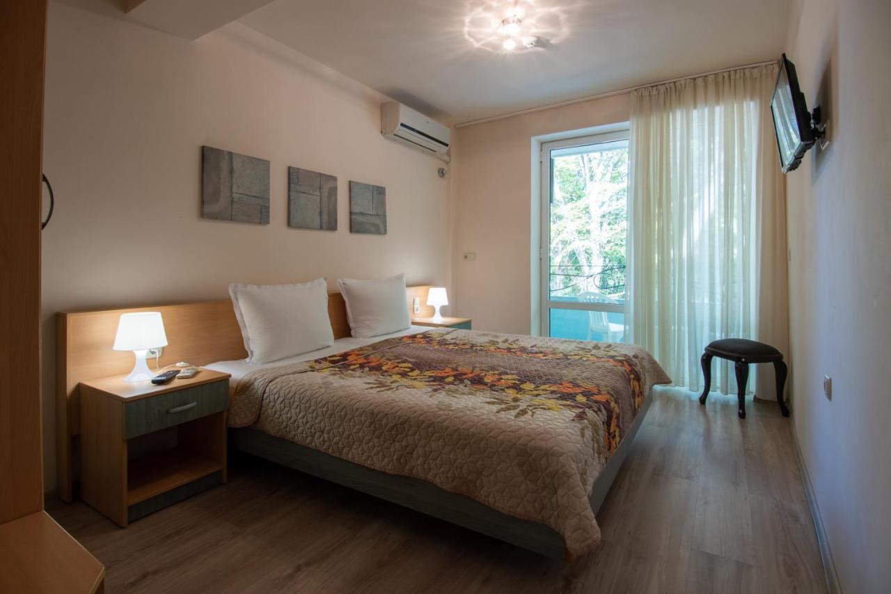 Ariana Hotel Kiten  Kültér fotó