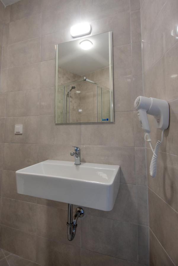 Ariana Hotel Kiten  Kültér fotó