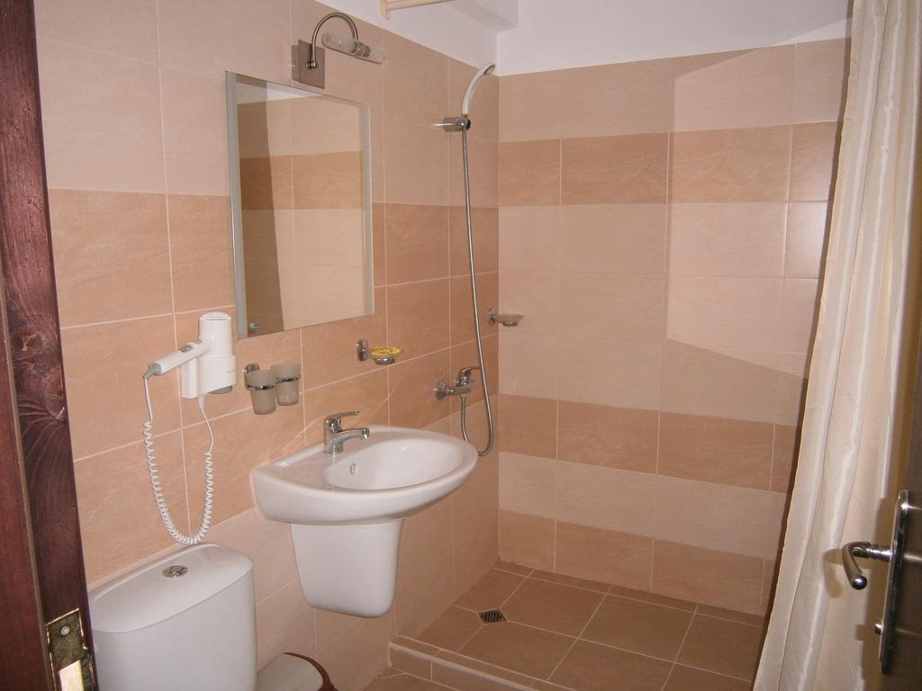 Ariana Hotel Kiten  Szoba fotó